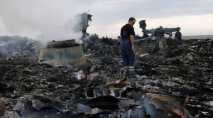 Venäläisen BUK-ilmatorjuntaohjuksen alasampuman Malaysian Air -yhtiön lennon MH17 putoamispaikka oli lohduton näky.