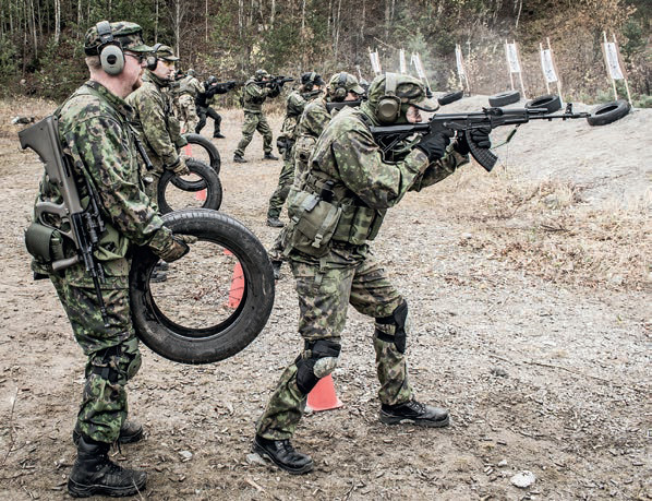 Ampuma-asedirektiivin kansallinen täytäntöönpano etenee sammutetuin lyhdyin