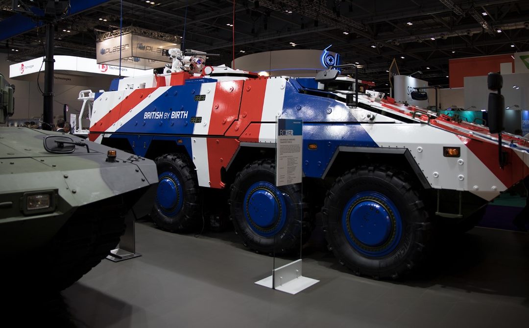Lontoon DSEI 2017 -näyttely: sotarautaa tuutin täydeltä